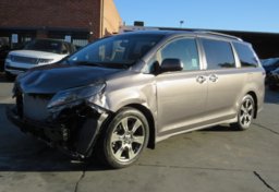 2020 Toyota Sienna - Image 1