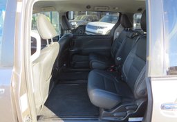 2020 Toyota Sienna - Image 25