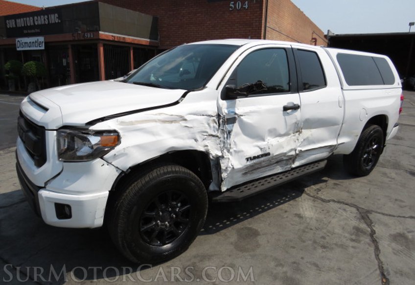 2016 Toyota Tundra 4WD Truck - Image 2