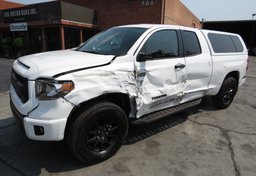 2016 Toyota Tundra 4WD Truck - Image 2