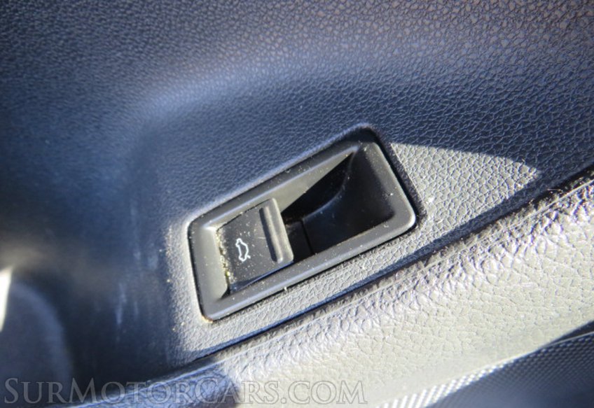 2017 Volkswagen Jetta - Image 40