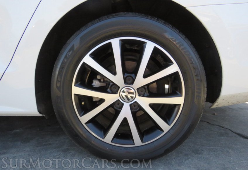 2017 Volkswagen Jetta - Image 16