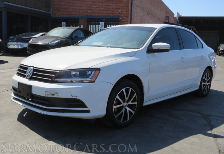 2017 Volkswagen Jetta - Image 3