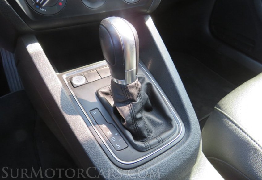 2017 Volkswagen Jetta - Image 36