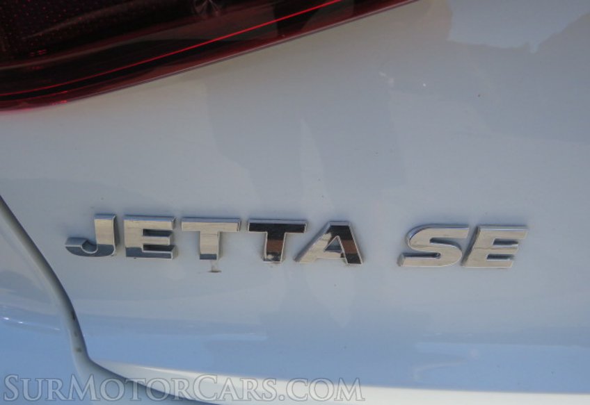 2017 Volkswagen Jetta - Image 44