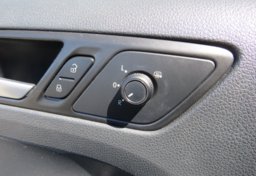 2017 Volkswagen Jetta - Image 32