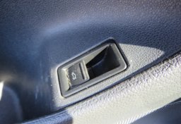 2017 Volkswagen Jetta - Image 40