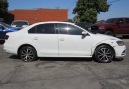 2017 Volkswagen Jetta - Image 4