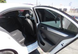 2017 Volkswagen Jetta - Image 20