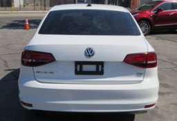 2017 Volkswagen Jetta - Image 11