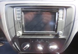 2017 Volkswagen Jetta - Image 39