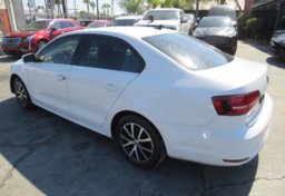 2017 Volkswagen Jetta - Image 9