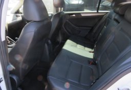 2017 Volkswagen Jetta - Image 23