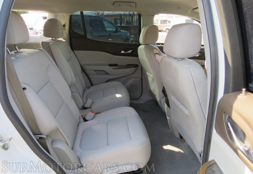 2020 GMC Acadia - Image 31