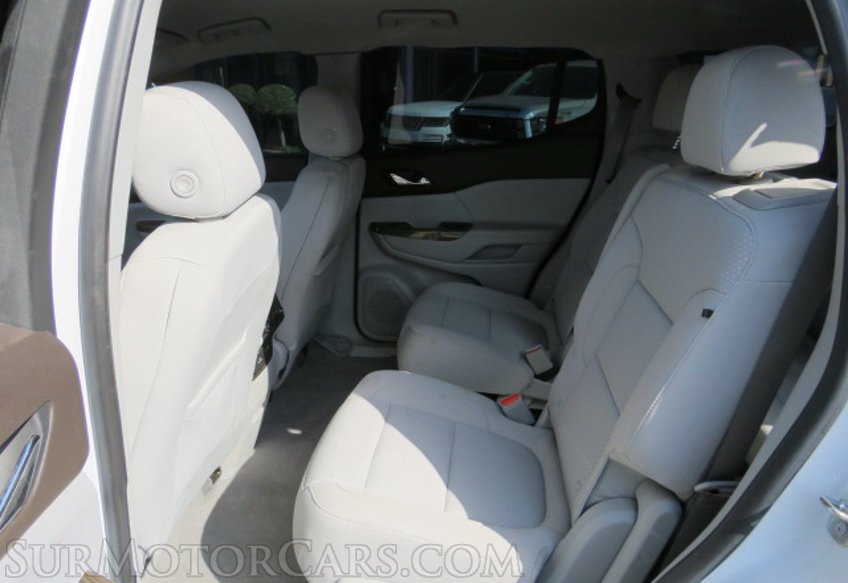 2020 GMC Acadia - Image 30