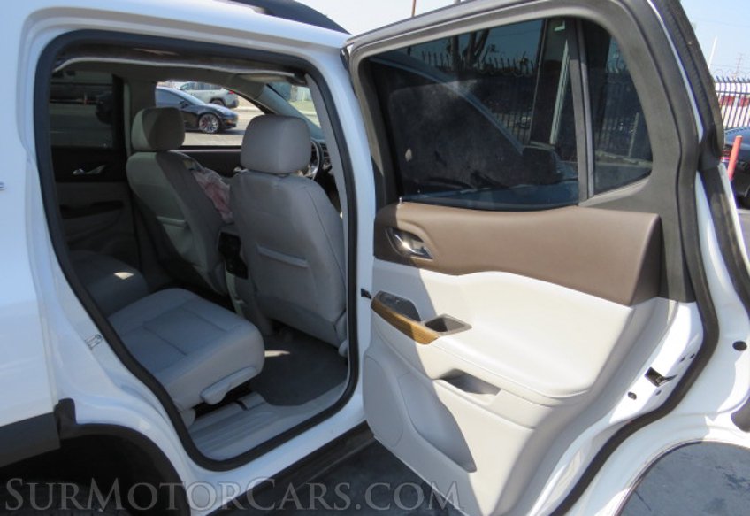 2020 GMC Acadia - Image 27