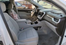 2020 GMC Acadia - Image 25