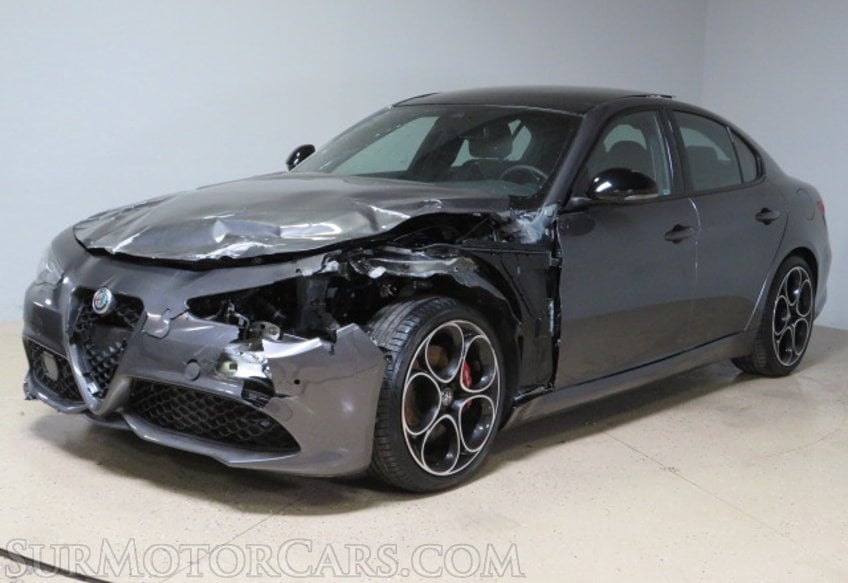 2022 Alfa Romeo Giulia - Image 4