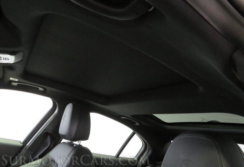 2022 Alfa Romeo Giulia - Image 37