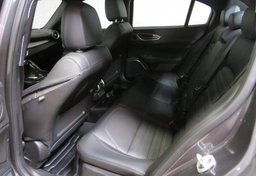 2022 Alfa Romeo Giulia - Image 28