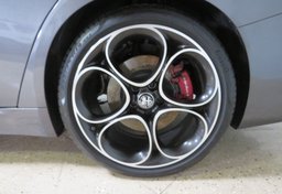 2022 Alfa Romeo Giulia - Image 21