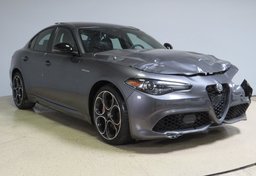 2022 Alfa Romeo Giulia - Image 3