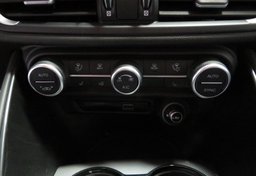 2022 Alfa Romeo Giulia - Image 42