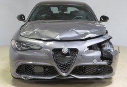 2022 Alfa Romeo Giulia - Image 11
