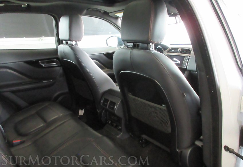 2018 Jaguar F-PACE - Image 38