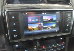 2018 Jaguar F-PACE - Image 44