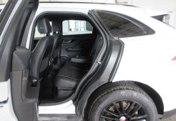 2018 Jaguar F-PACE - Image 35