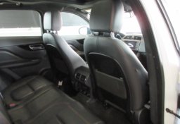 2018 Jaguar F-PACE - Image 38