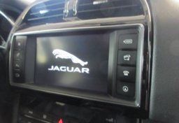 2018 Jaguar F-PACE - Image 48