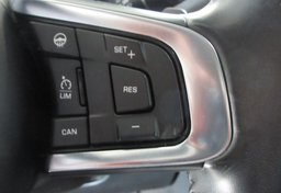 2018 Jaguar F-PACE - Image 40