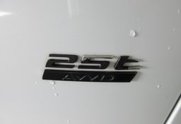 2018 Jaguar F-PACE - Image 23