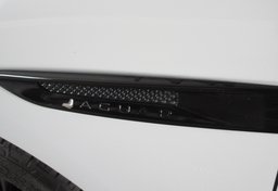 2018 Jaguar F-PACE - Image 26