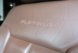 2015 Ford Super Duty F-350 SRW - Image 38