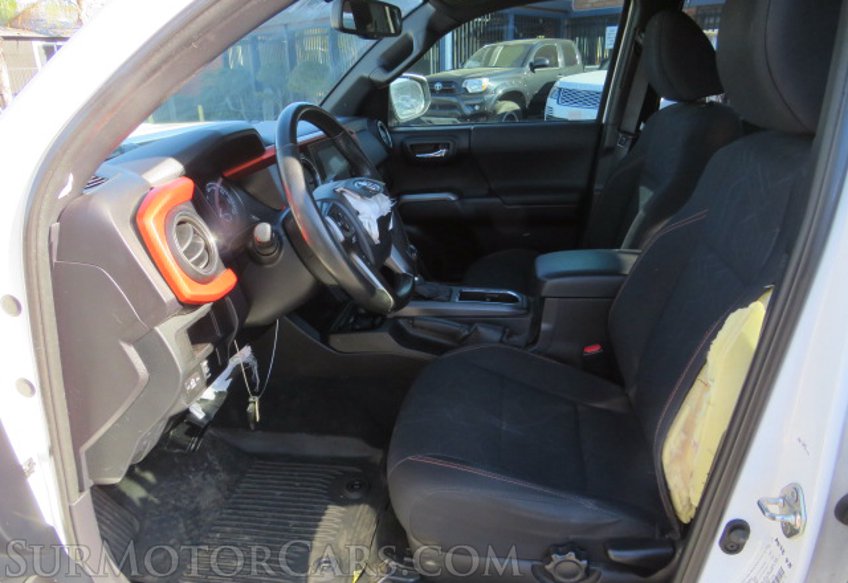 2016 Toyota Tacoma - Image 24