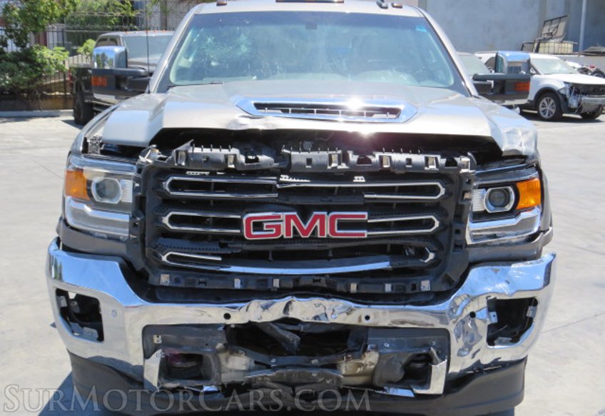 2017 GMC Sierra 2500HD - Image 9