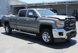 2017 GMC Sierra 2500HD - Image 3