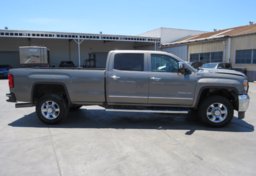 2017 GMC Sierra 2500HD - Image 11