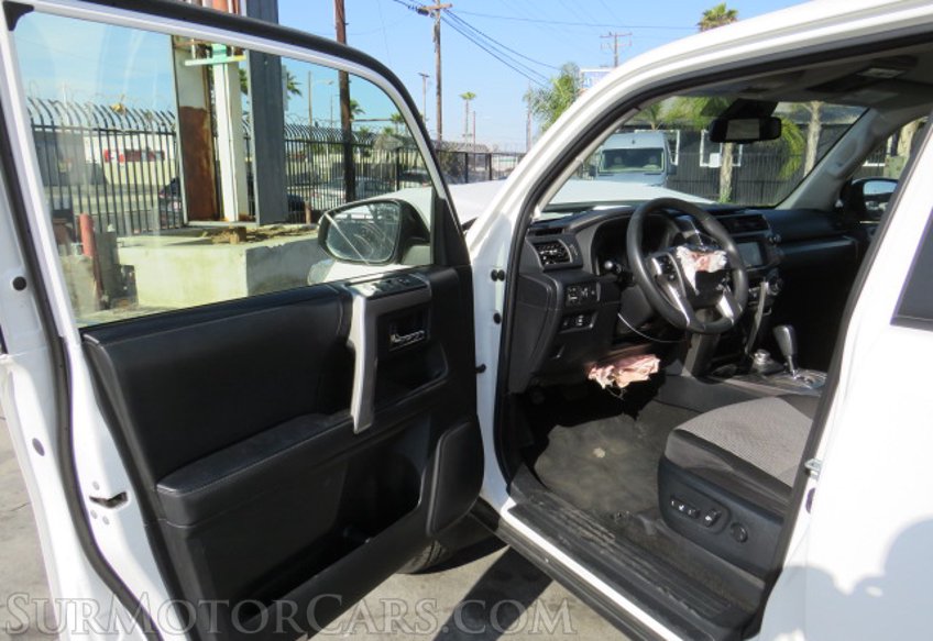 2020 Toyota 4Runner - Image 19