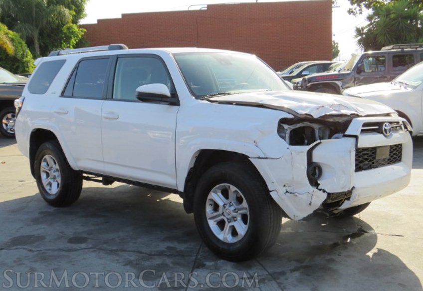 2020 Toyota 4Runner - Image 4