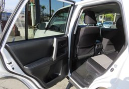 2020 Toyota 4Runner - Image 25