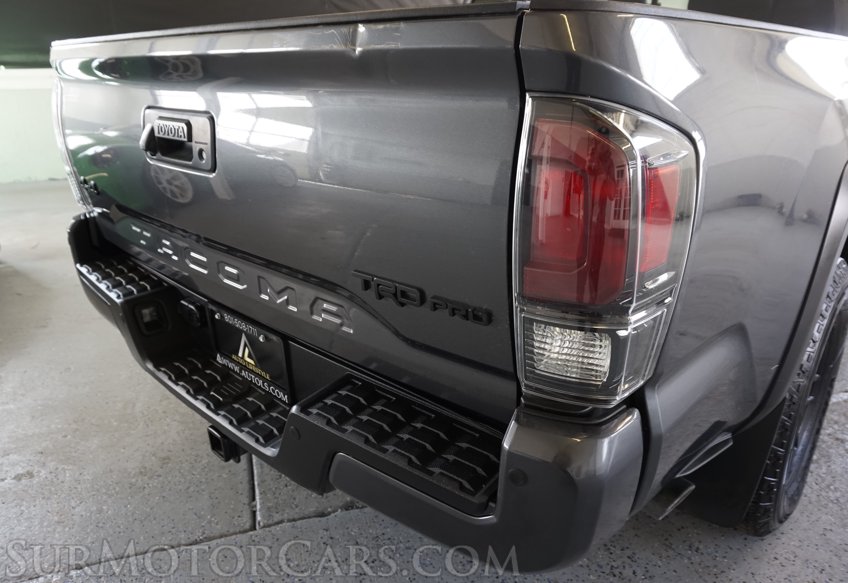 2020 Toyota Tacoma - Image 18