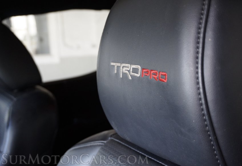 2020 Toyota Tacoma - Image 32