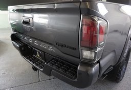 2020 Toyota Tacoma - Image 18