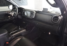 2020 Toyota Tacoma - Image 28