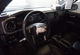 2020 Toyota Tacoma - Image 25