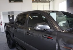 2020 Toyota Tacoma - Image 14